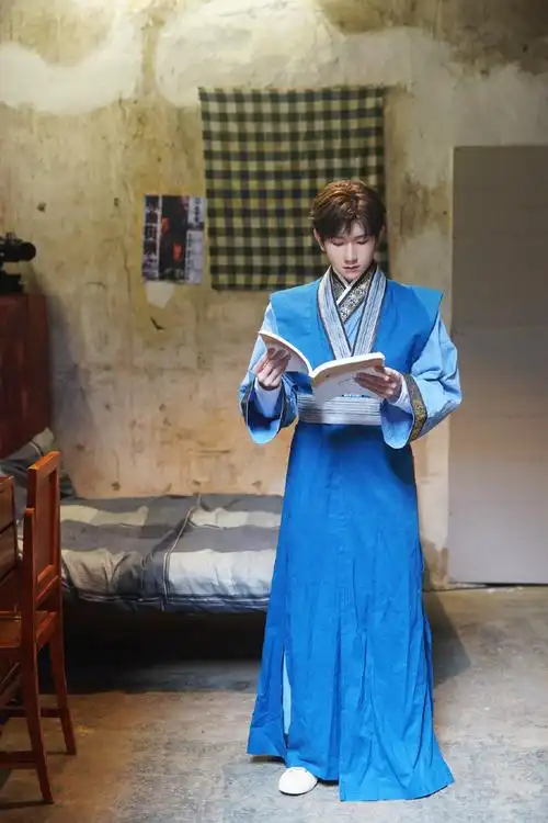 王源《奇异剧本鲨》:真诚大男孩从剧本三傻到高光推理的成长