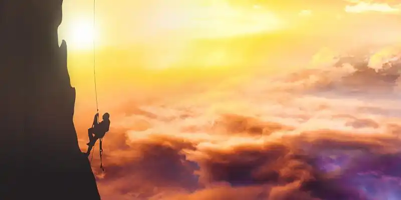 登山攀登雪地高山攀登者寒冷严寒努力坚持不懈励志正能量公司凝聚力