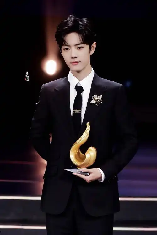 2020肖战微博之夜_高清图片大全-爱豆app