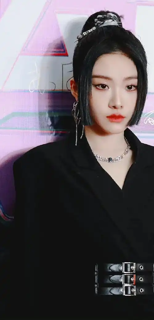 喻言高马尾红毯造型