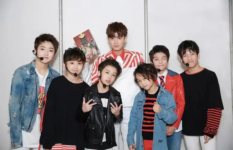 boystory亮相元宵喜乐会向何炅任嘉伦刘宪华问候献礼