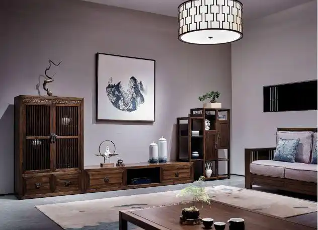 转折处可明显见到藏锋,露锋等运转提顿痕迹,是一种风格相当独特的字体