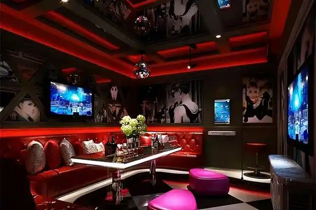 中国最"暴利"的行业,正在被年轻人抛弃|露营|包厢|聚会|ktv_网易订阅