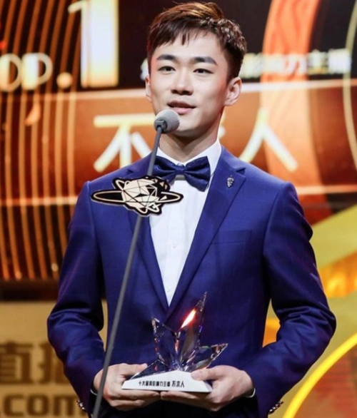 虎牙"新一哥"出现,8个多月就有如此的成绩确实很强大|虎牙|传统媒体|