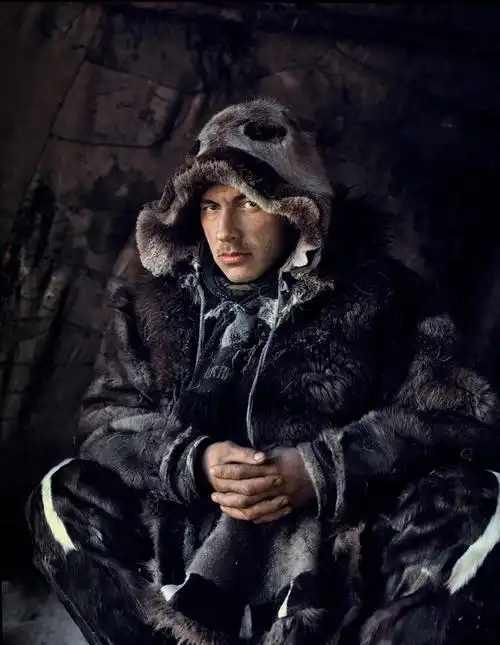 但是楚科奇人的生活环境和传统文化却曾因苏联时期的工业污染和新武器