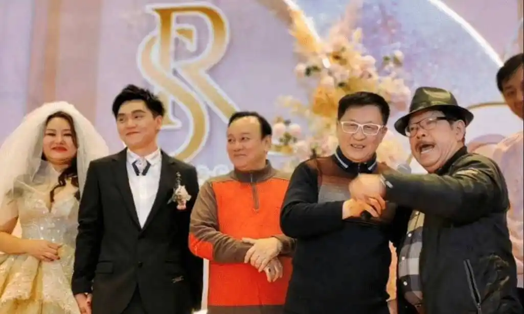 38岁的广州演员容晖,戏里与阿香相恋多年,现实中妻子另有其人_郑钤丹