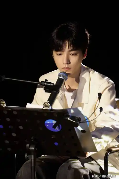 11.15娱乐瓜:易烊千玺 王俊凯 肖战 王一博 白鹿 杨紫 白敬亭 张若昀