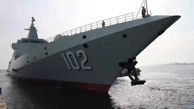 万吨大驱拉萨舰,装备有新型防空10反导10反舰10反潜武器装备!