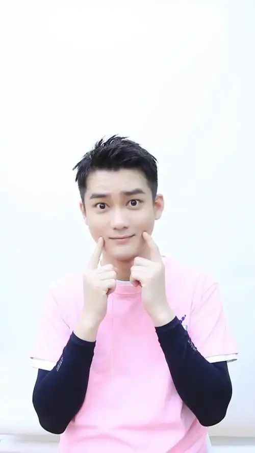 被偶像剧耽误的熊梓淇来咯熊梓淇版笑起来真好看主题曲演绎,超治愈