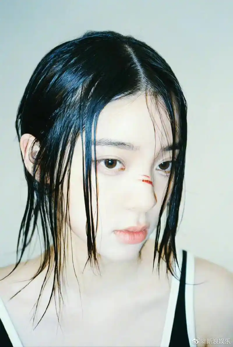 杨幂,杨紫,热巴……女明星湿发造型各有各的美,你喜欢谁?