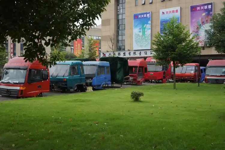 兴兴联盟是金恒德国际汽配城内唯一一家经营大车全车零配件的商家