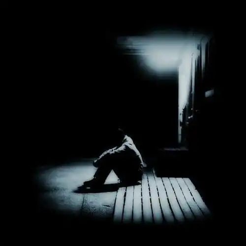 疏雨轩窗夜迢迢孤灯独坐锁寂寥犹如上天安排一样的相遇,不经意的相爱