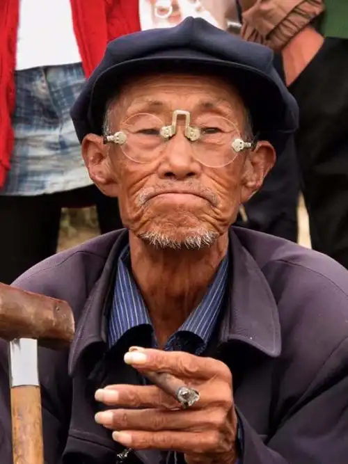 《沧桑老人像》——献给父亲节