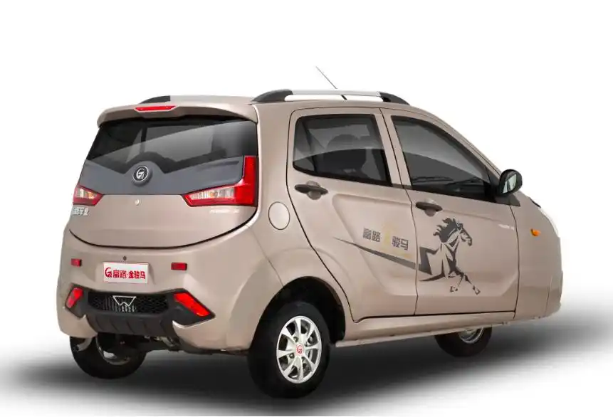 富路三轮车评测:600cc奇瑞双缸发动机,4档变速,还带冷暖空调