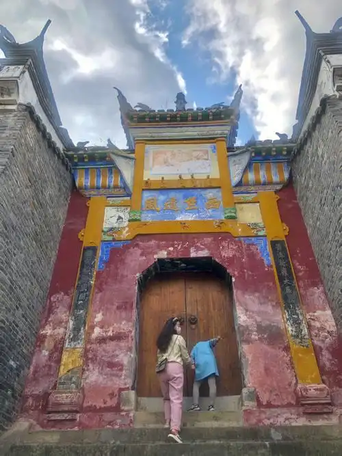 宜昌郊游玉泉山里有个玉泉寺