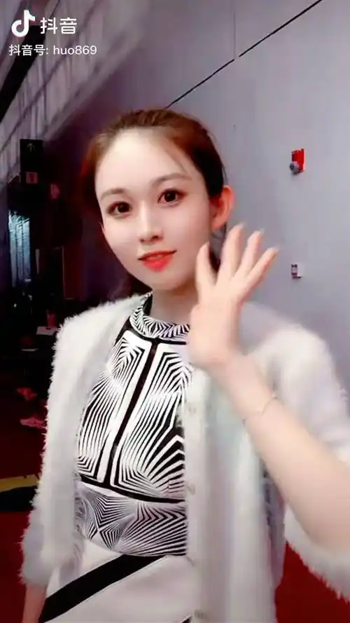 可爱娇媚的刘婷小姐姐可爱最美车模刘婷神仙颜值美女女神车模小姐姐