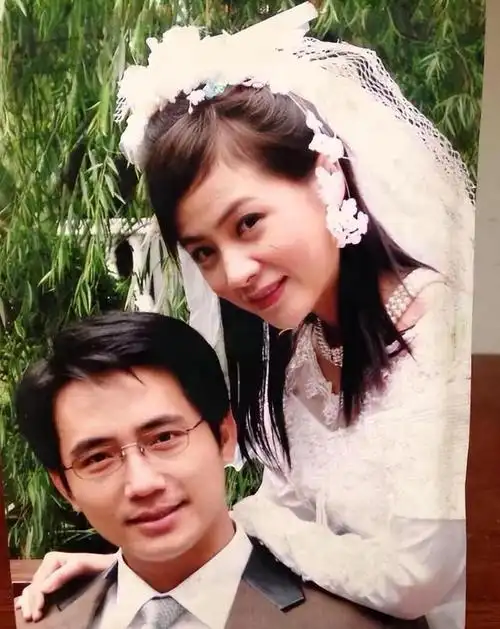 例如,扮演香兰的丁玲,扮演幸子的刘涛,扮演康祈祖的徐若琪以及扮演