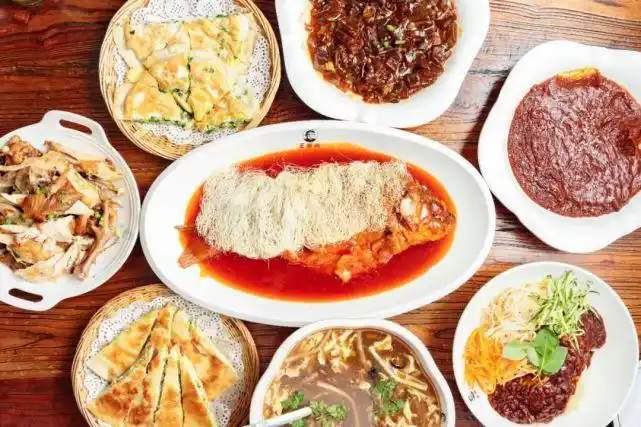 开封人在两者之间找到了平衡kfc饮品配真正开封菜于是