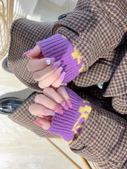 沉迷紫色不可自拔#紫色美甲  #美甲  #ins美甲  #美甲分享  #秋冬美甲