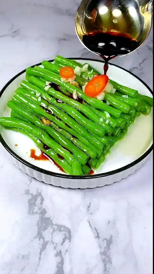 夏食记#肉吃腻了,来一道白灼豆角清一清肠胃-度小视
