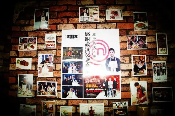 早上我们决定来一顿面食 网上推荐的顶级厨师刘俊杰【刘半夜面馆】