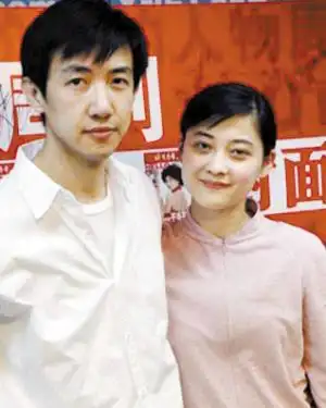 新锐导演鄢颇被人砍成重伤