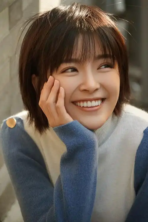 种丹妮俏皮写真曝光 戏里大飒蜜戏外小女生