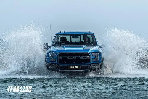 真正的越野巨兽来袭试驾福特f150猛禽极地蓝光限量版