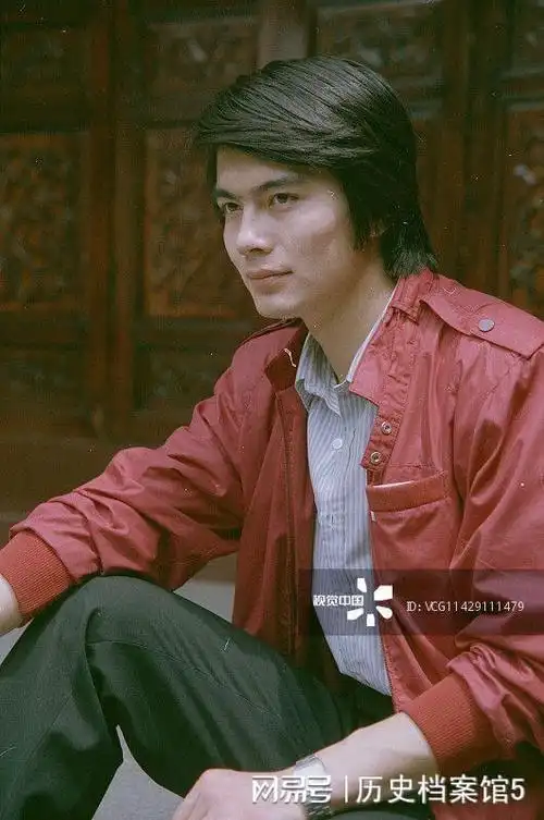 人民的名义中的厅长著名男演员许亚军年轻时帅气的照片