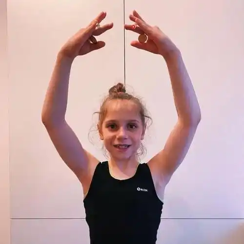 芭蕾小百科:芭蕾手型练习技巧