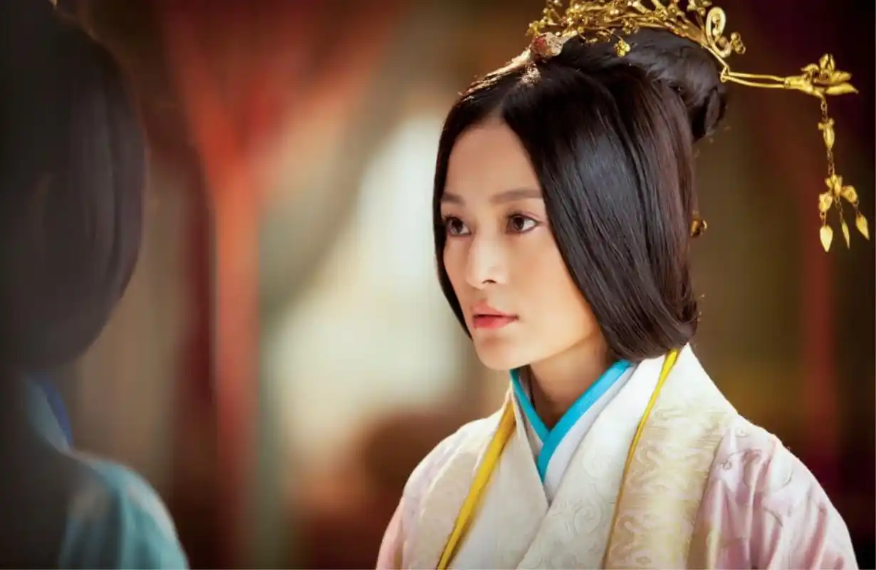 在戏里叫她妈妈,在戏外却喊她老婆,她还为他生下了一对双胞胎_王媛可