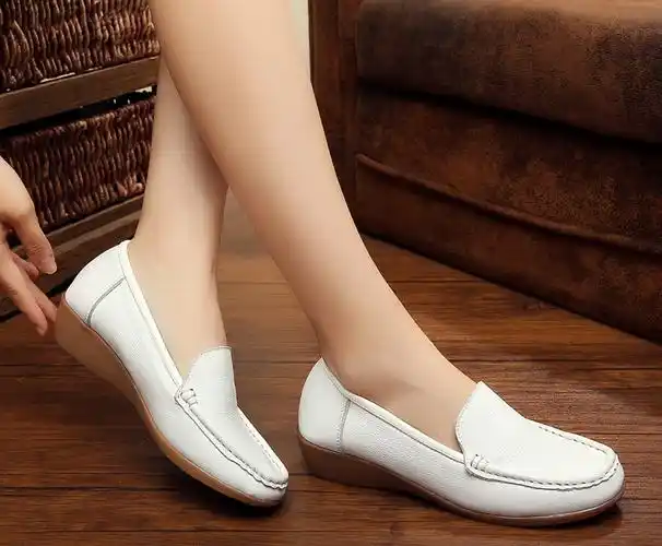 护士鞋白色女皮鞋低跟坡跟牛筋底防滑妈妈鞋春秋单鞋工作女鞋