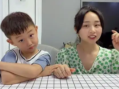 珍珍和大头画草莓_大头给珍珍画妆_大头和珍珍儿子画什么吃什么 - 抖