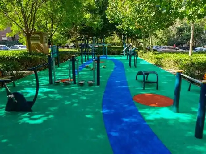 【文明在这里】李七庄街天房美域社区:健身场地大改造 全民健身嗨起来