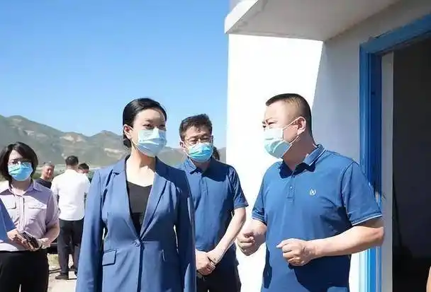 原创她是现任女县长里最年轻的一位清华博士毕业34岁成县长还很美