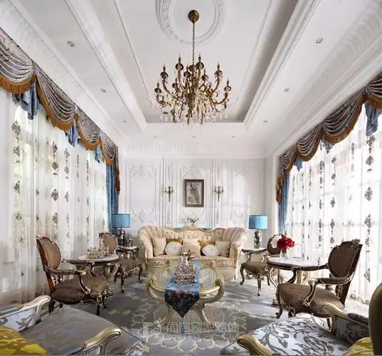 绿城伍重院法式风格别墅装修设计从华美的配饰和精细的吊顶,门厅墙边
