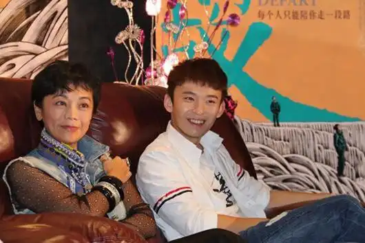 "山河故人"曝董子健床戏紧张 张艾嘉直呼男友