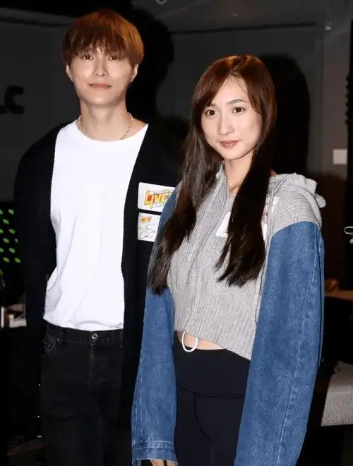 与蔡思贝关系变淡?