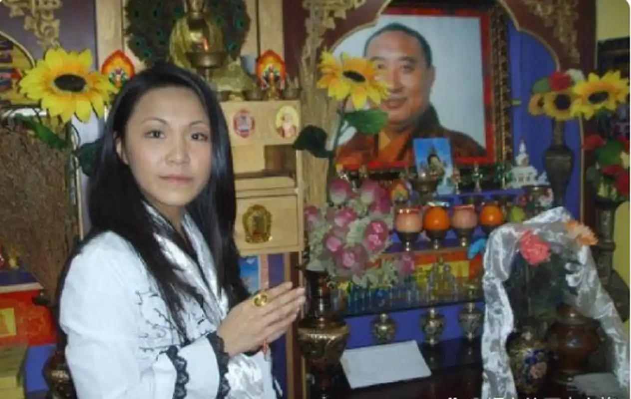 十世班禅和他的妻子李洁,李洁是开国上将董其武的孙女.