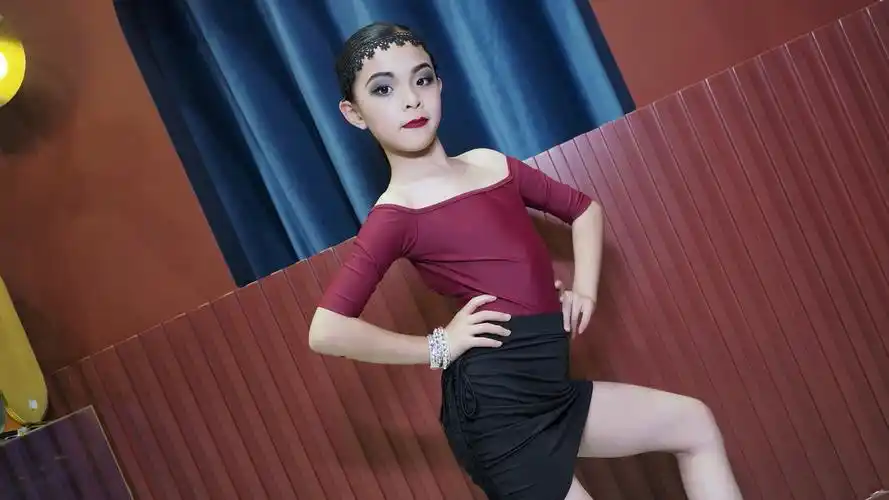 blingc拉丁舞少儿露背短袖上衣国标舞儿童舞蹈练功拉丁舞上装