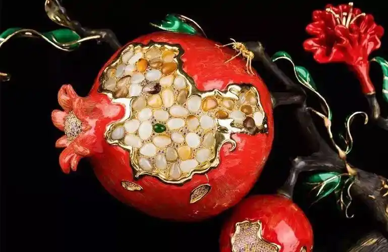 960万的玉石榴!小小的籽料怎么这么贵?