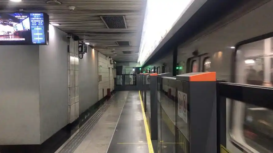 上海地铁2号线西瓜203东昌路出站