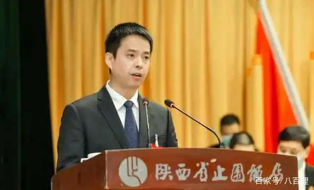 西安新城区新一届政府领导班子产生邓晓东当选为区长