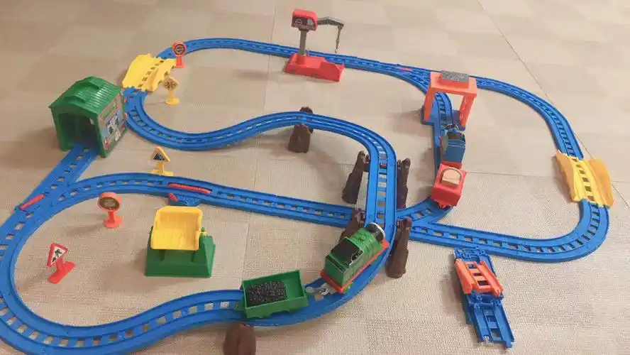 哒哒哒~托马斯电动系列之竞速飞跃轨道套装来啦!