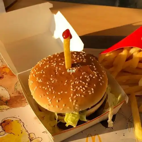 汉堡版生日蛋糕