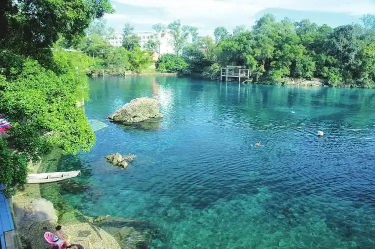 秀丽的灵水景区