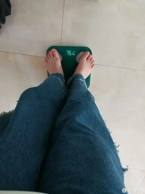 身高165cm,体重75kg,我一直对外宣称我才70kg.