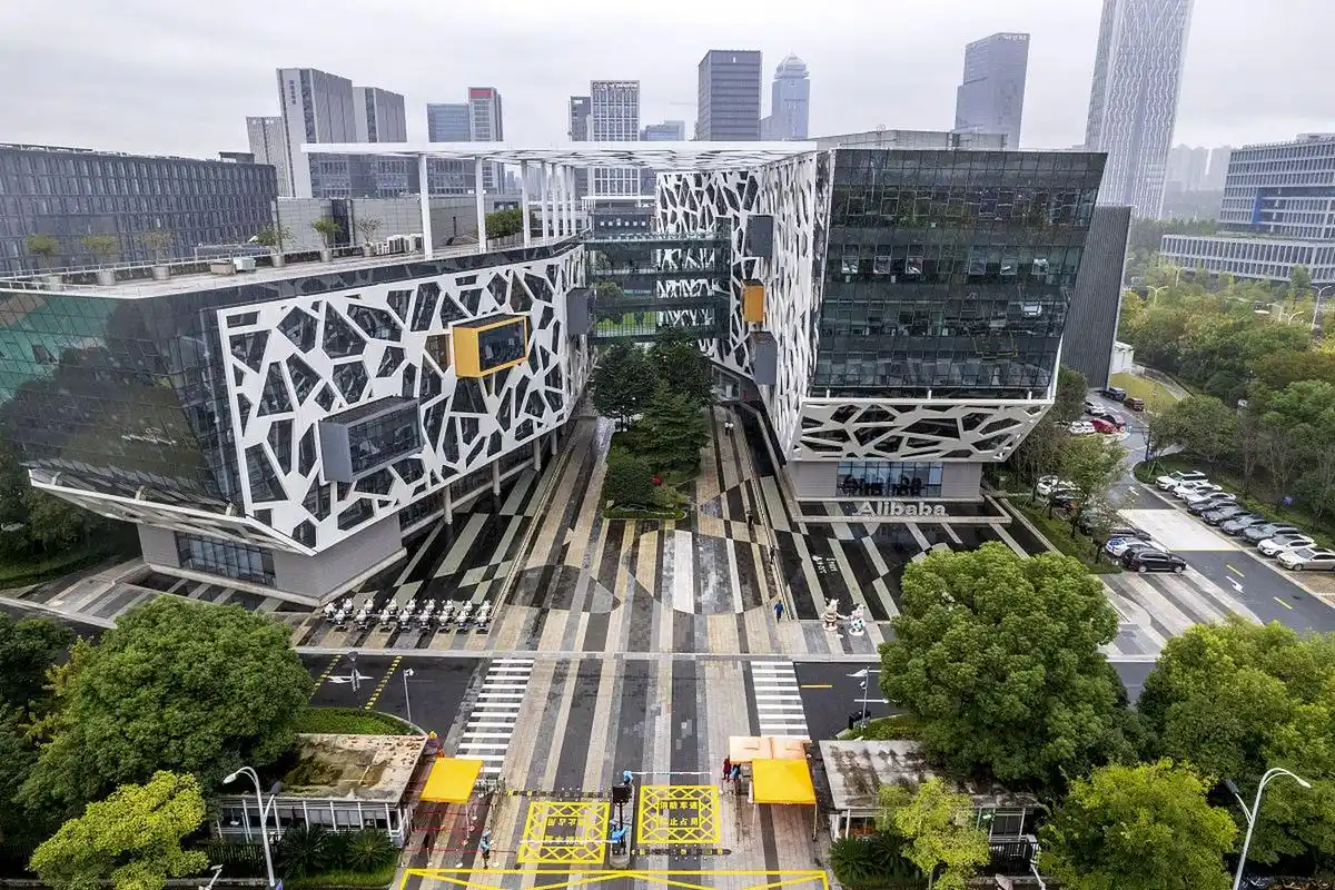 杭州阿里巴巴由122亿减资至1亿# 近日天眼查app显示,杭州阿里巴巴