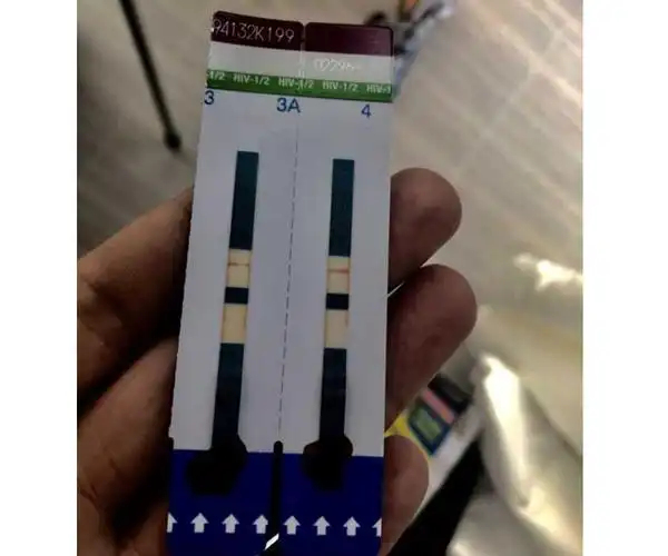 的日子,稍微有一点不舒服,我立马就往那方面想,无意当中看到雅培试纸