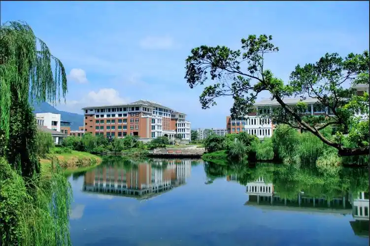 福建华南女子职业学院图书馆